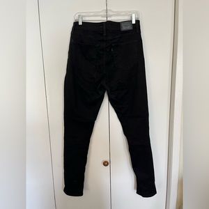 Black high rise skinny Levi’s